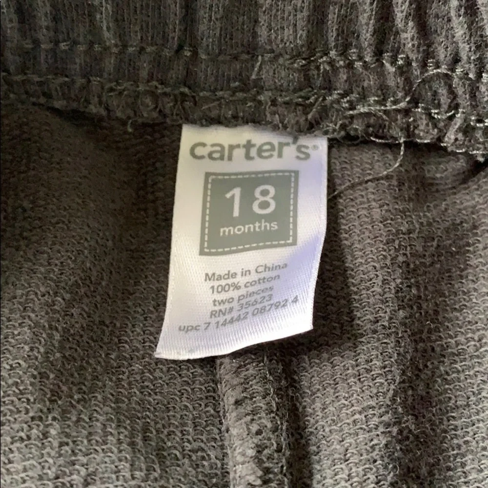 Carters 2 pc set, sz 18 mos